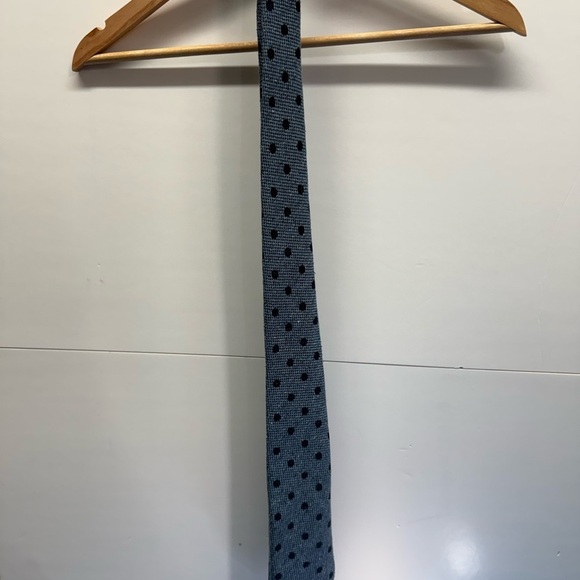 Charles Tyrwhitt Other - Charles Tyrwhitt Blue Knit Tie with Black Dot Pattern